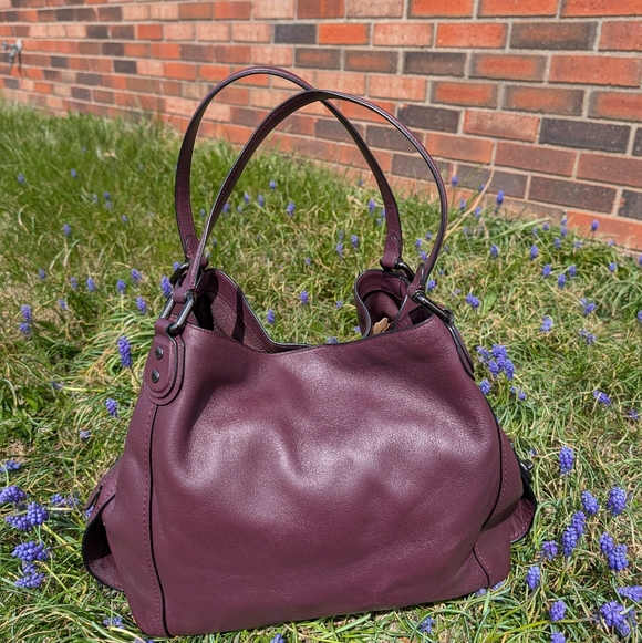 🥰EUC Coach Edie 42 #57124 3 Compartment Oversized Shoulder Satchel Hobo Bag - Picture 2 of 16